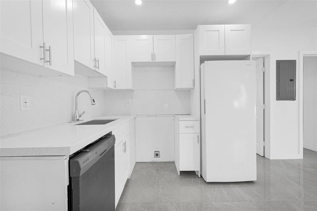 QUEENS PARK - Residential