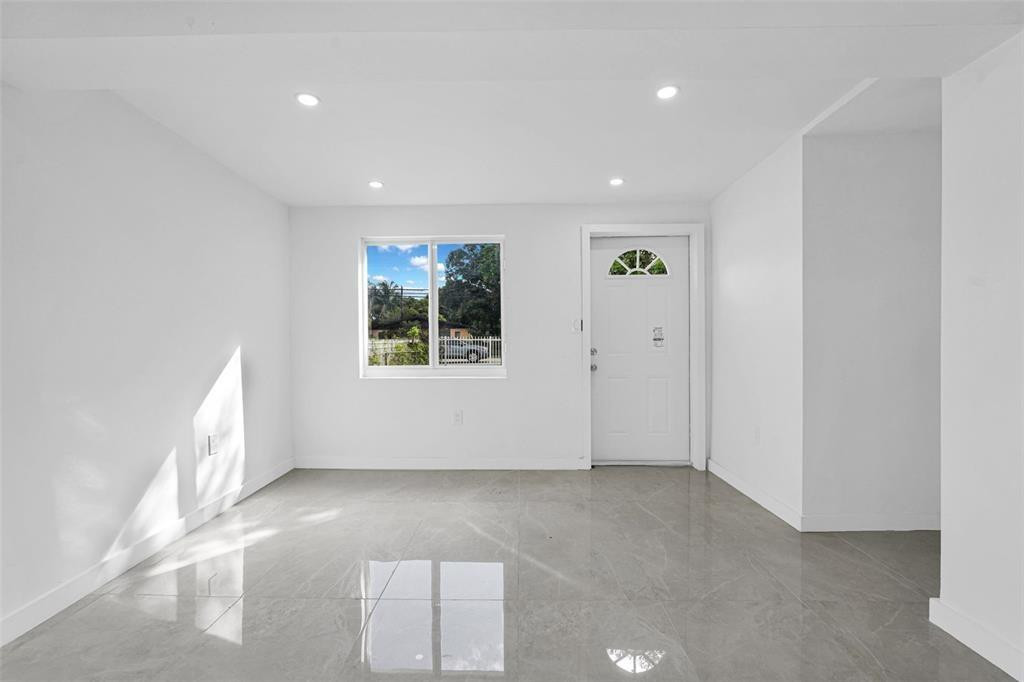 QUEENS PARK - Residential