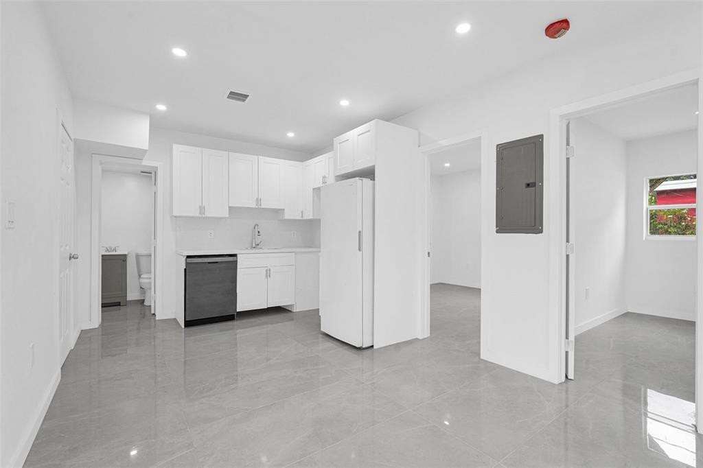 QUEENS PARK - Residential