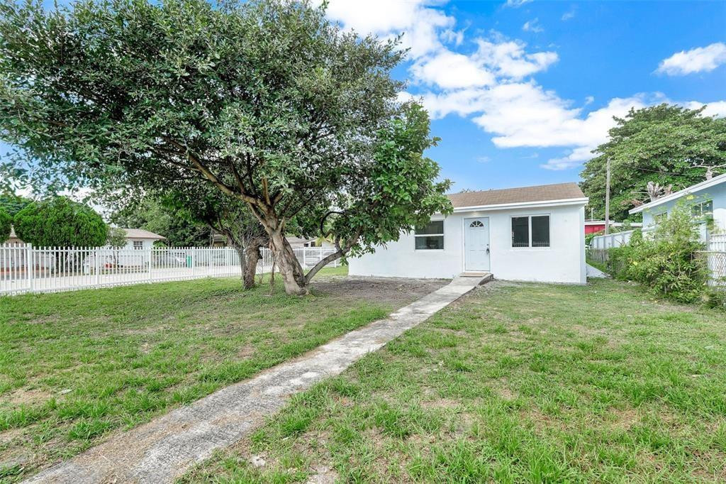 QUEENS PARK - Residential