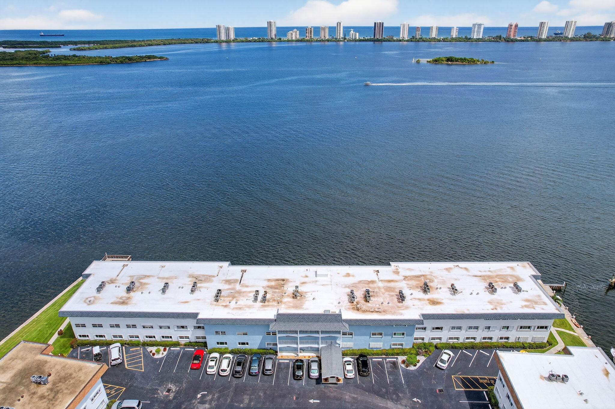 SHORE CLUB APTS B & C CON - Residential