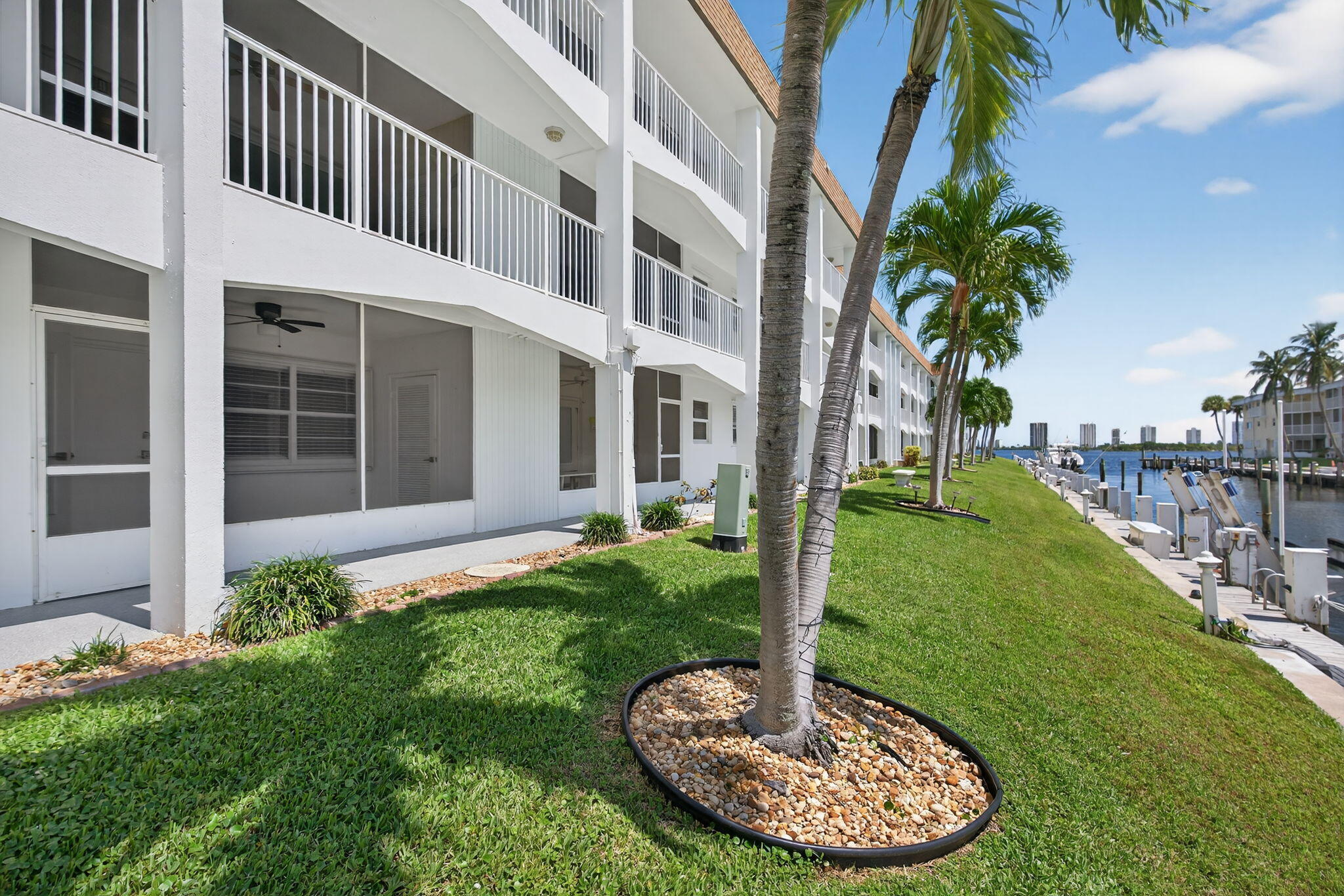SHORE CLUB APTS B & C CON - Residential