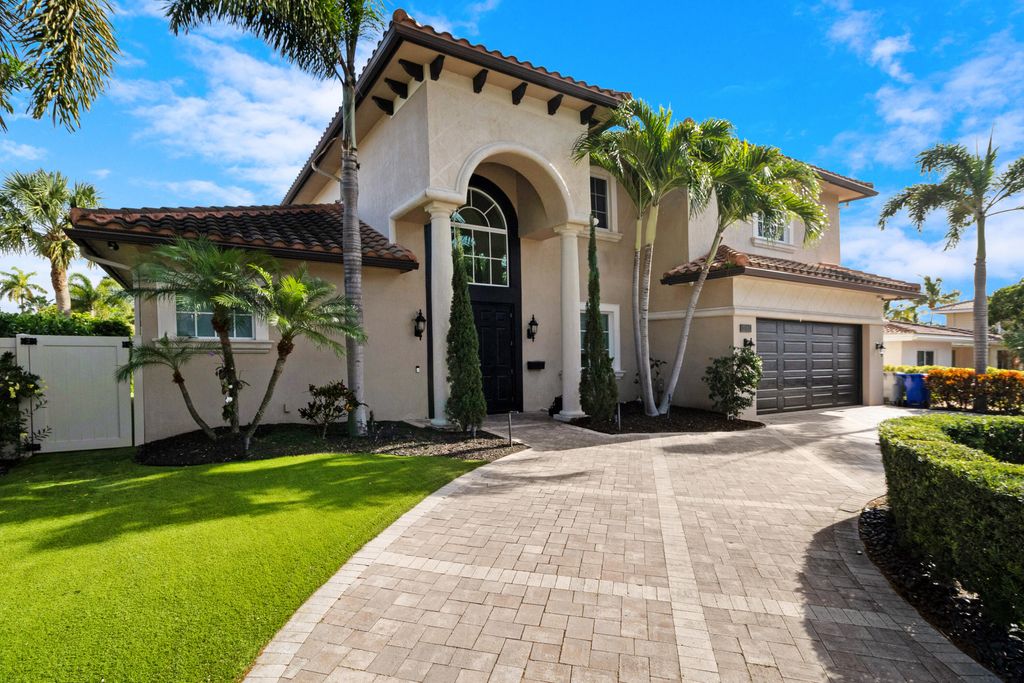 Photo of 2461 SE 10th Street, Pompano Beach, FL 33062 (MLS # B26026392)