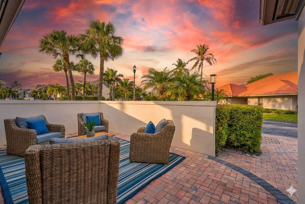 Photo of 1472 Via Cameron, Jupiter, FL 33477 (MLS # R11167052)