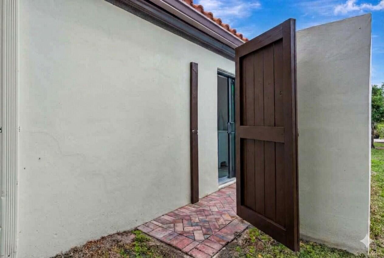 VIA DEL MAR CONDO - Residential