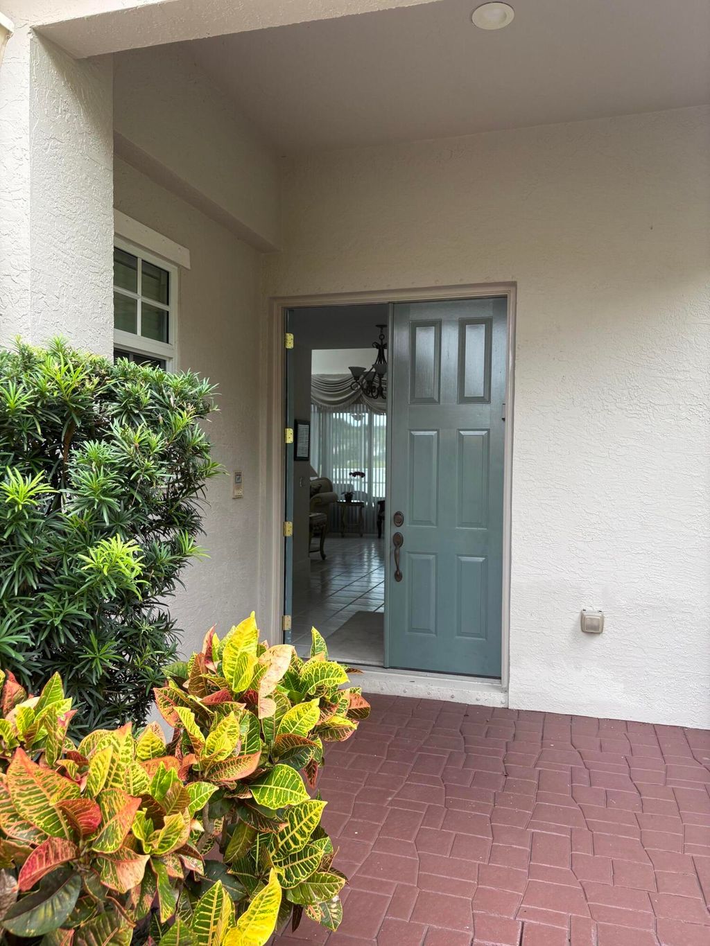 Photo of 927 Augusta Pointe Drive, Palm Beach Gardens, FL 33418 (MLS # B26013721)