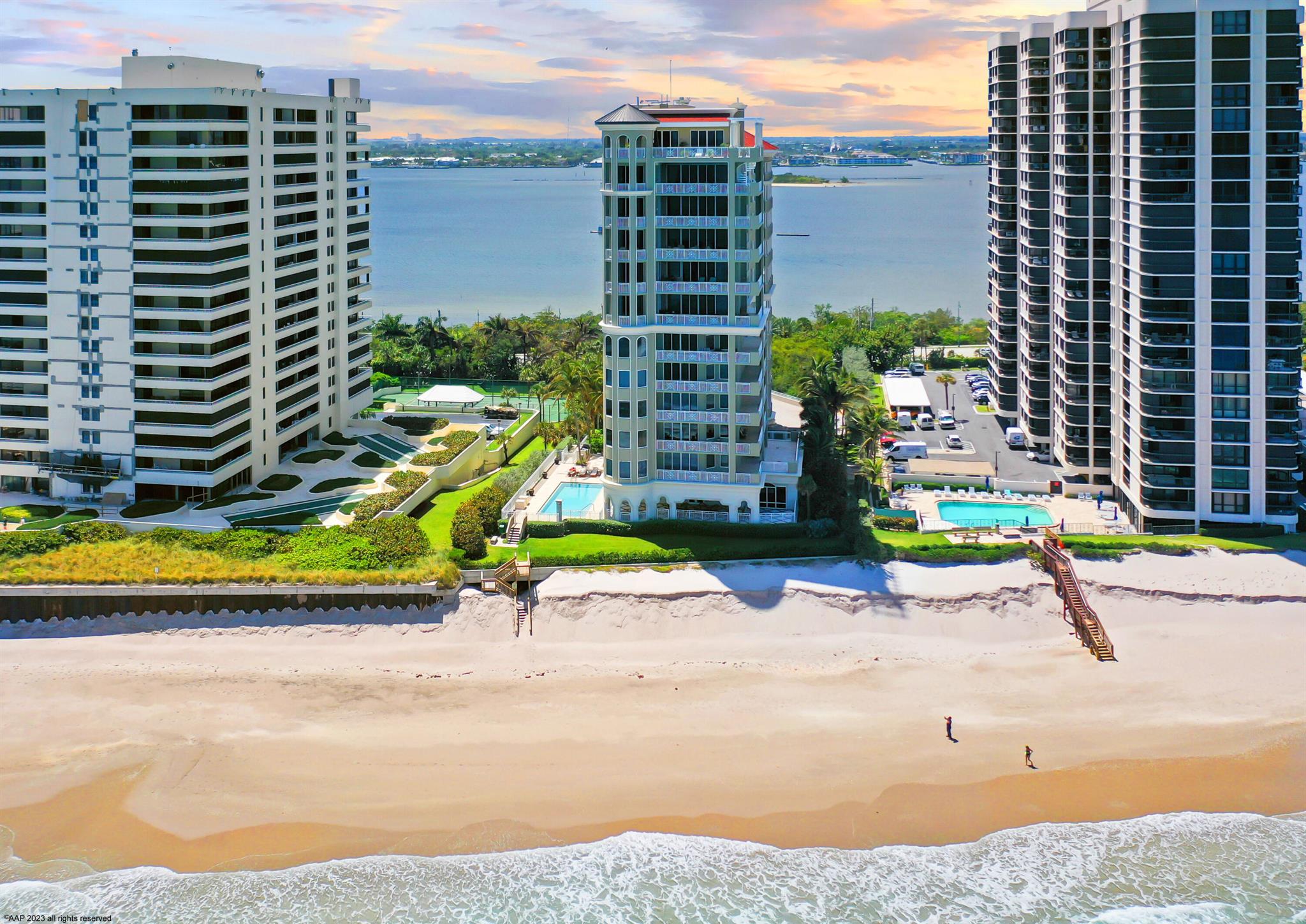 ONE SINGER ISLAND CONDO - Residential