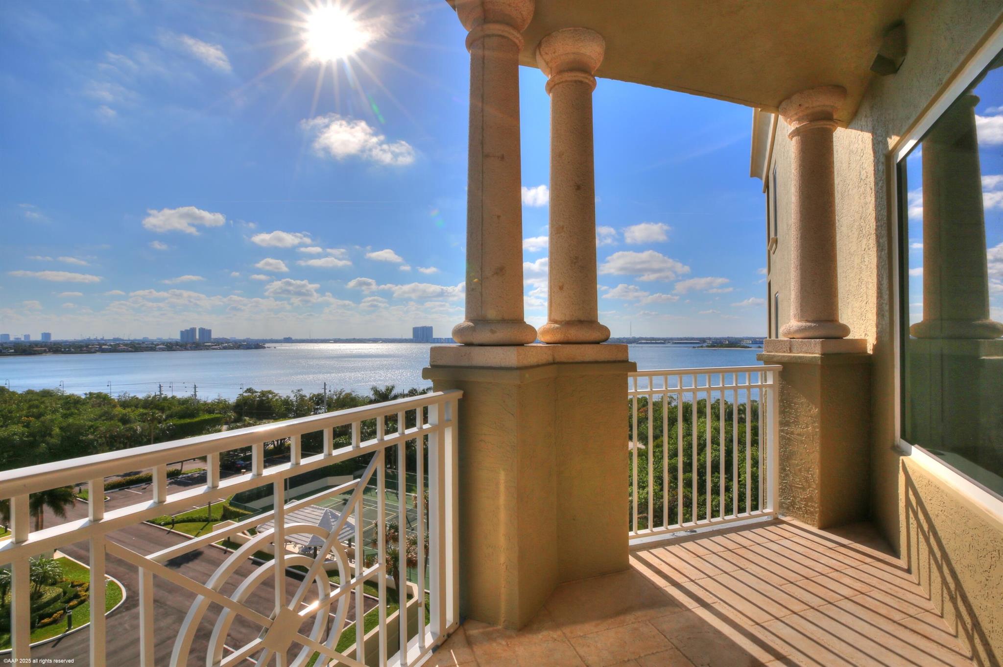 ONE SINGER ISLAND CONDO - Residential