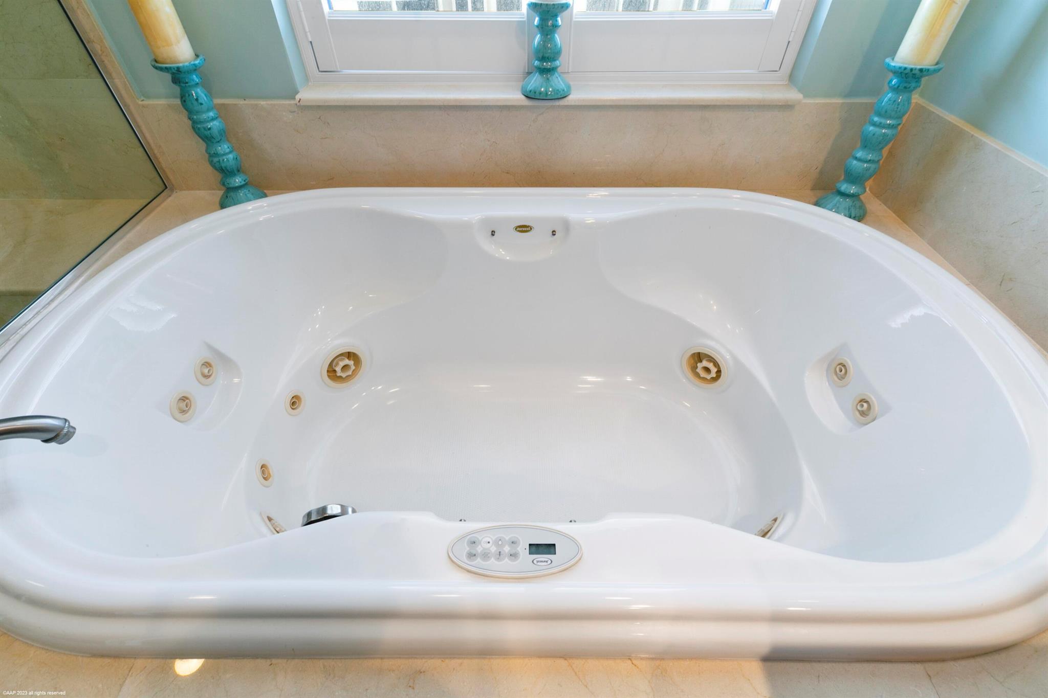 ONE SINGER ISLAND CONDO - Residential