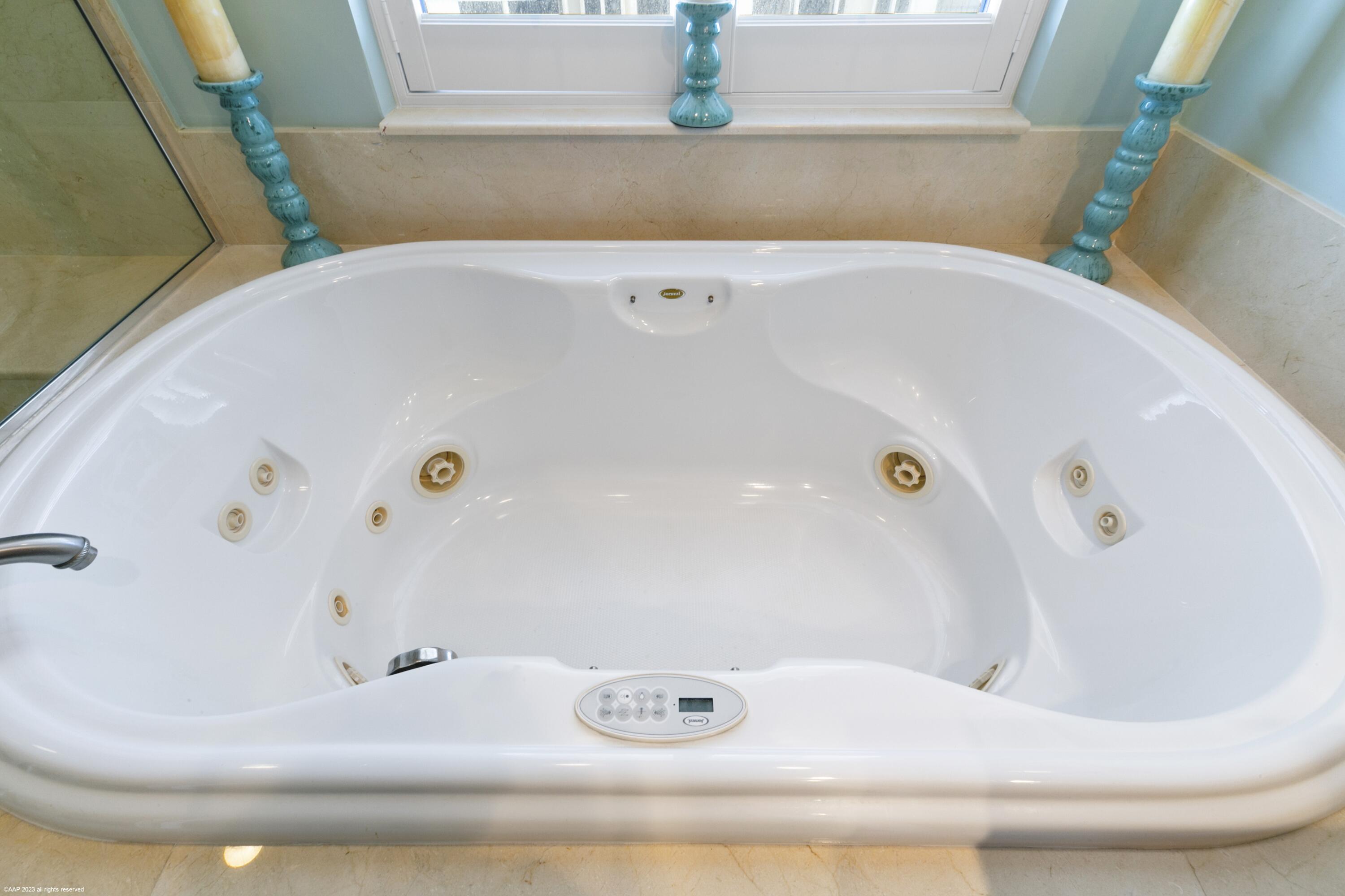 ONE SINGER ISLAND CONDO - Residential