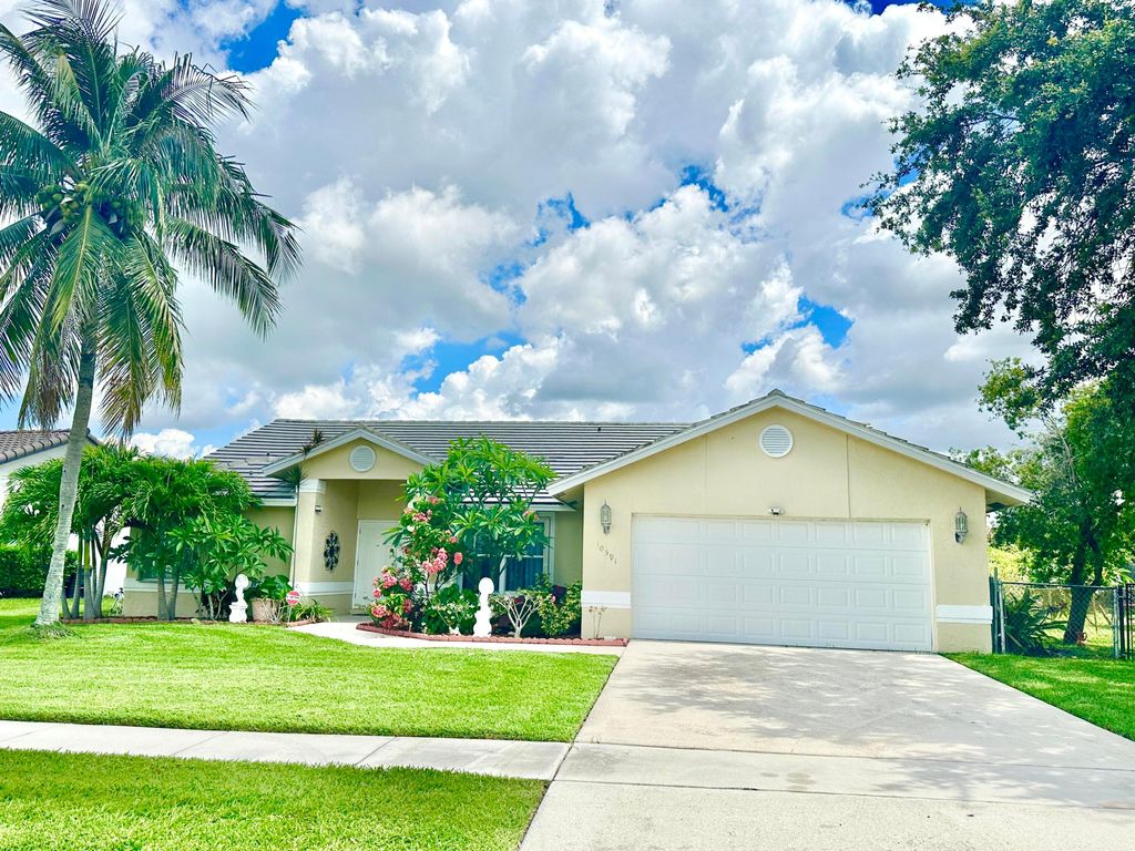Photo of 10591 Paso Fino Drive, Wellington, FL 33449 (MLS # B26038911)