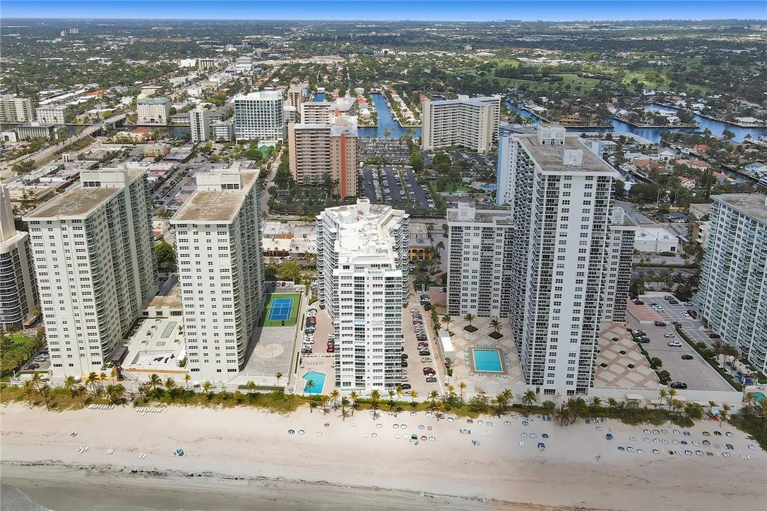 THE COMMODORE - Residential