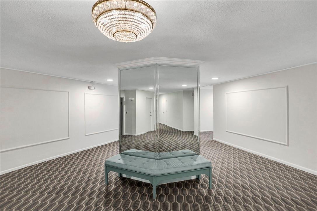 THE COMMODORE - Residential