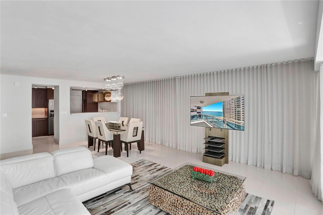 THE COMMODORE - Residential