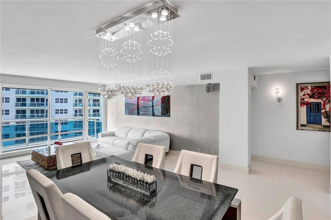 THE COMMODORE - Residential