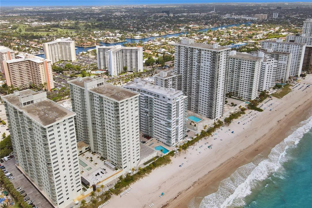 THE COMMODORE - Residential