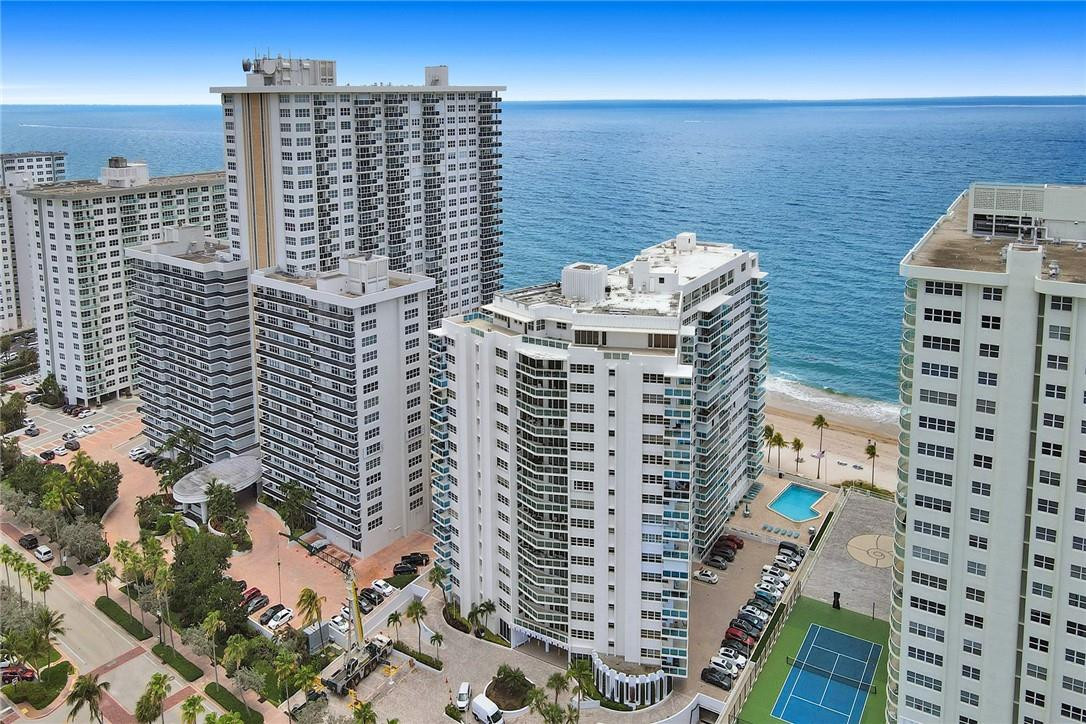 THE COMMODORE - Residential