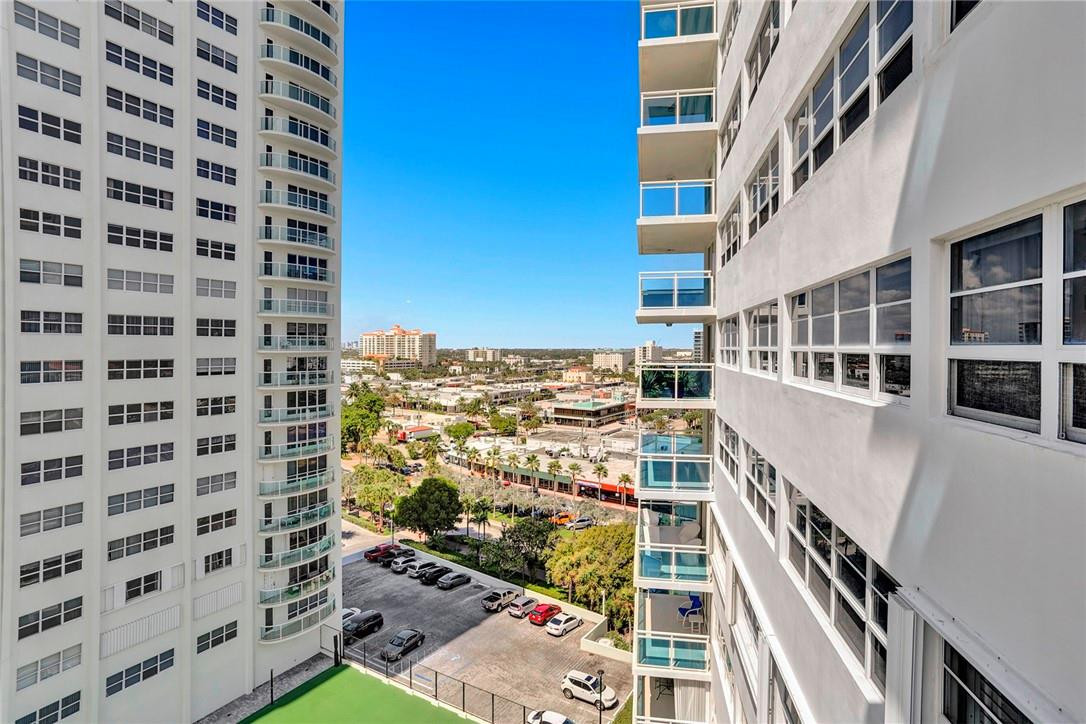 THE COMMODORE - Residential