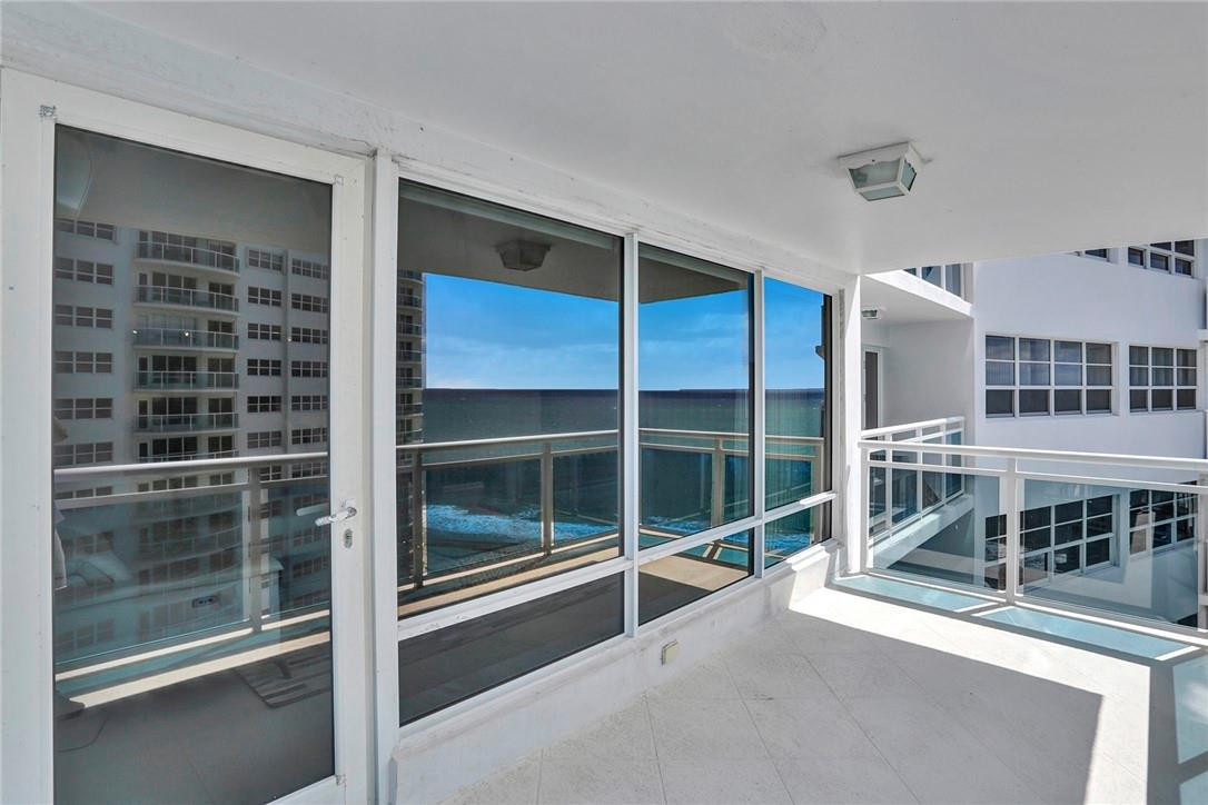 THE COMMODORE - Residential