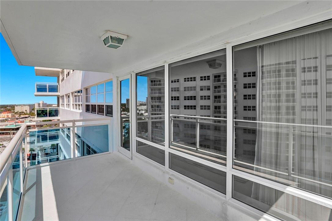 THE COMMODORE - Residential