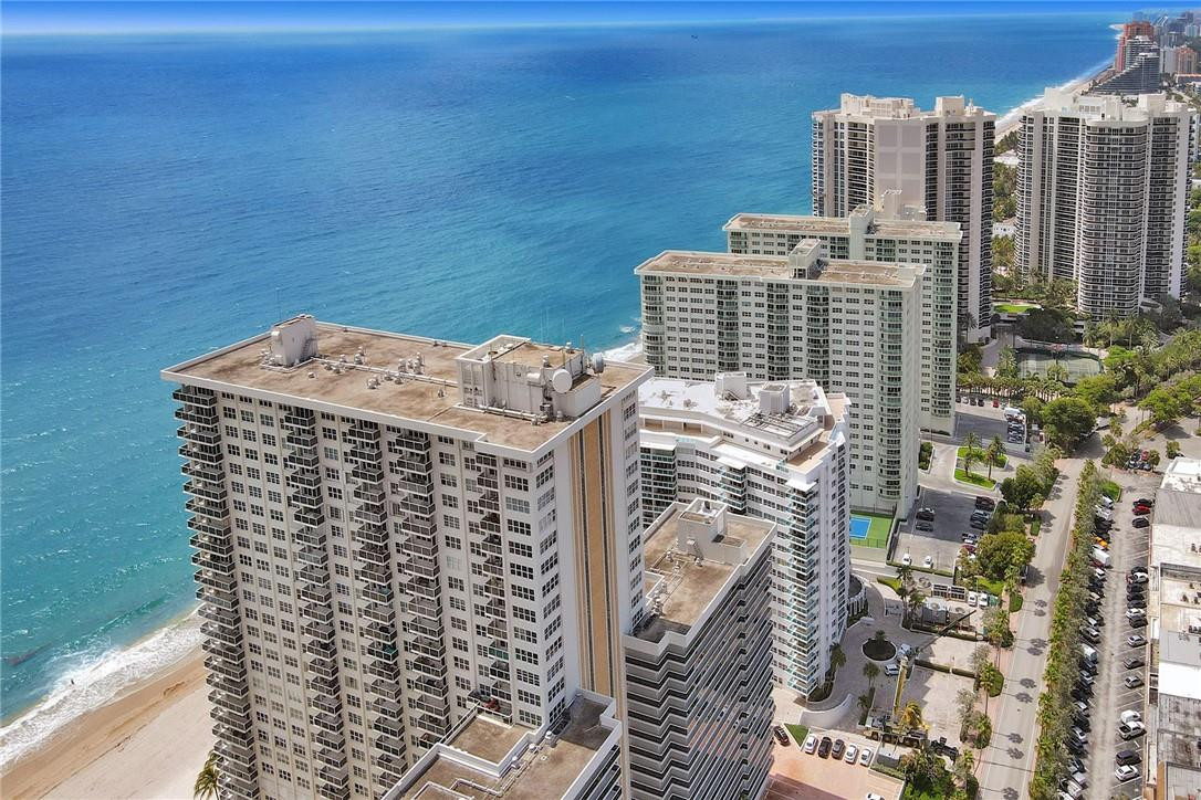 THE COMMODORE - Residential