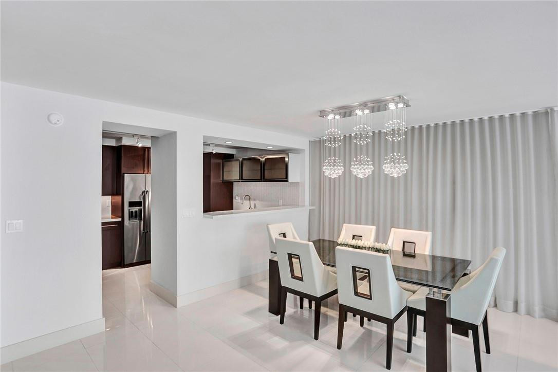 THE COMMODORE - Residential