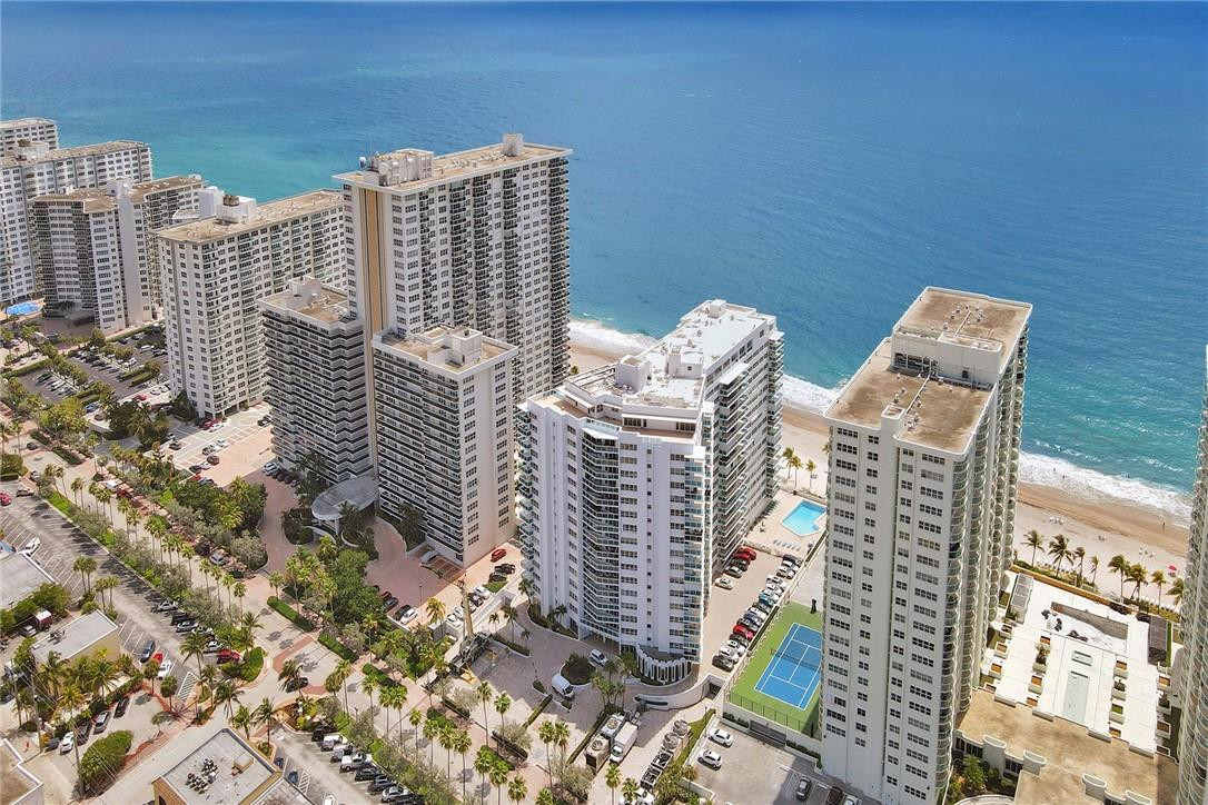 THE COMMODORE - Residential