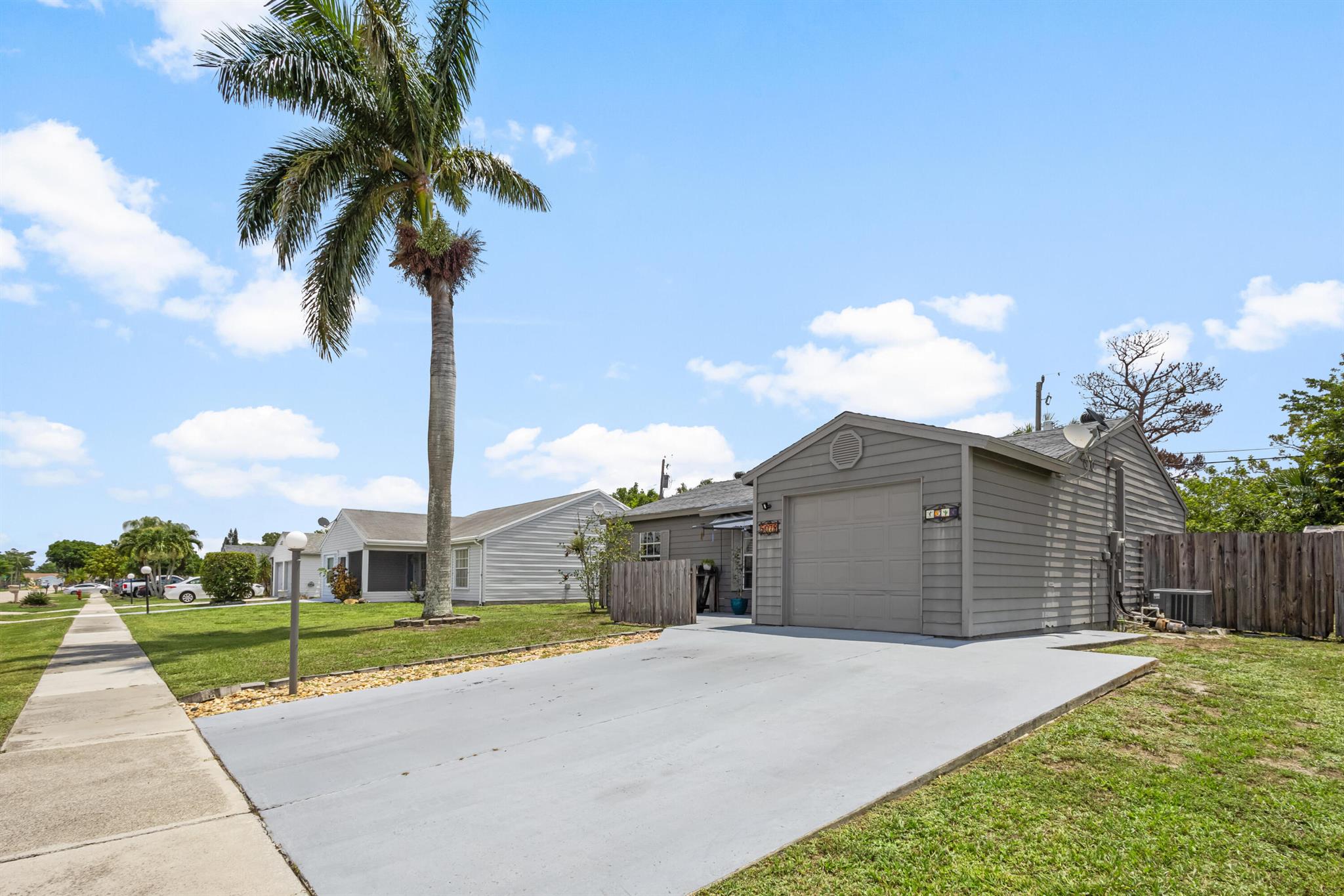 5078 Canal Circle E