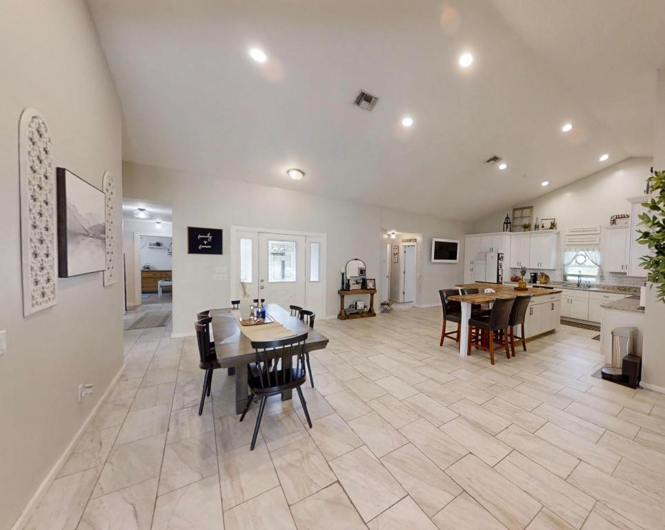 FELLSMERE FARMS CO S/D OF UNSURVEYED TWP 31 RNG 37 - Residential