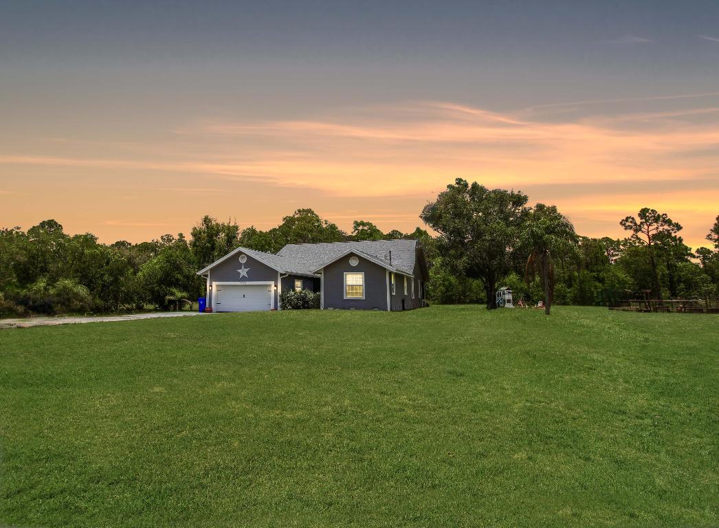 FELLSMERE FARMS CO S/D OF UNSURVEYED TWP 31 RNG 37 - Residential