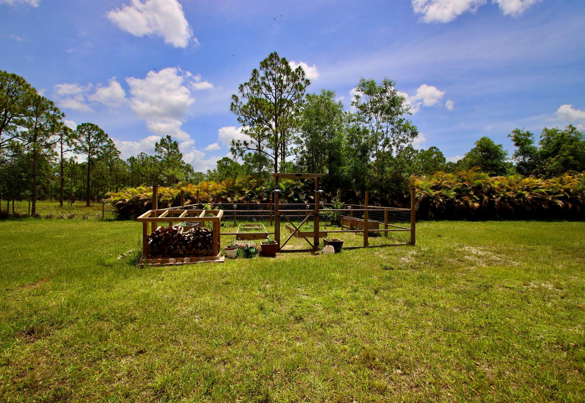 FELLSMERE FARMS CO S/D OF - Residential