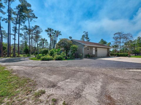 A home in Loxahatchee