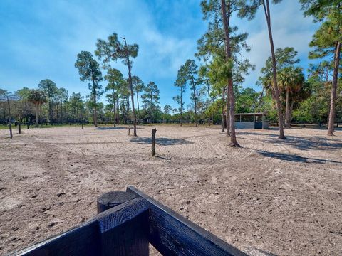 A home in Loxahatchee