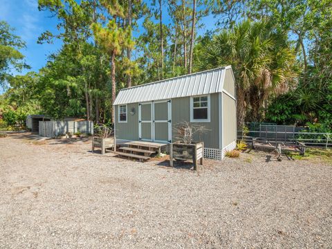 A home in Loxahatchee