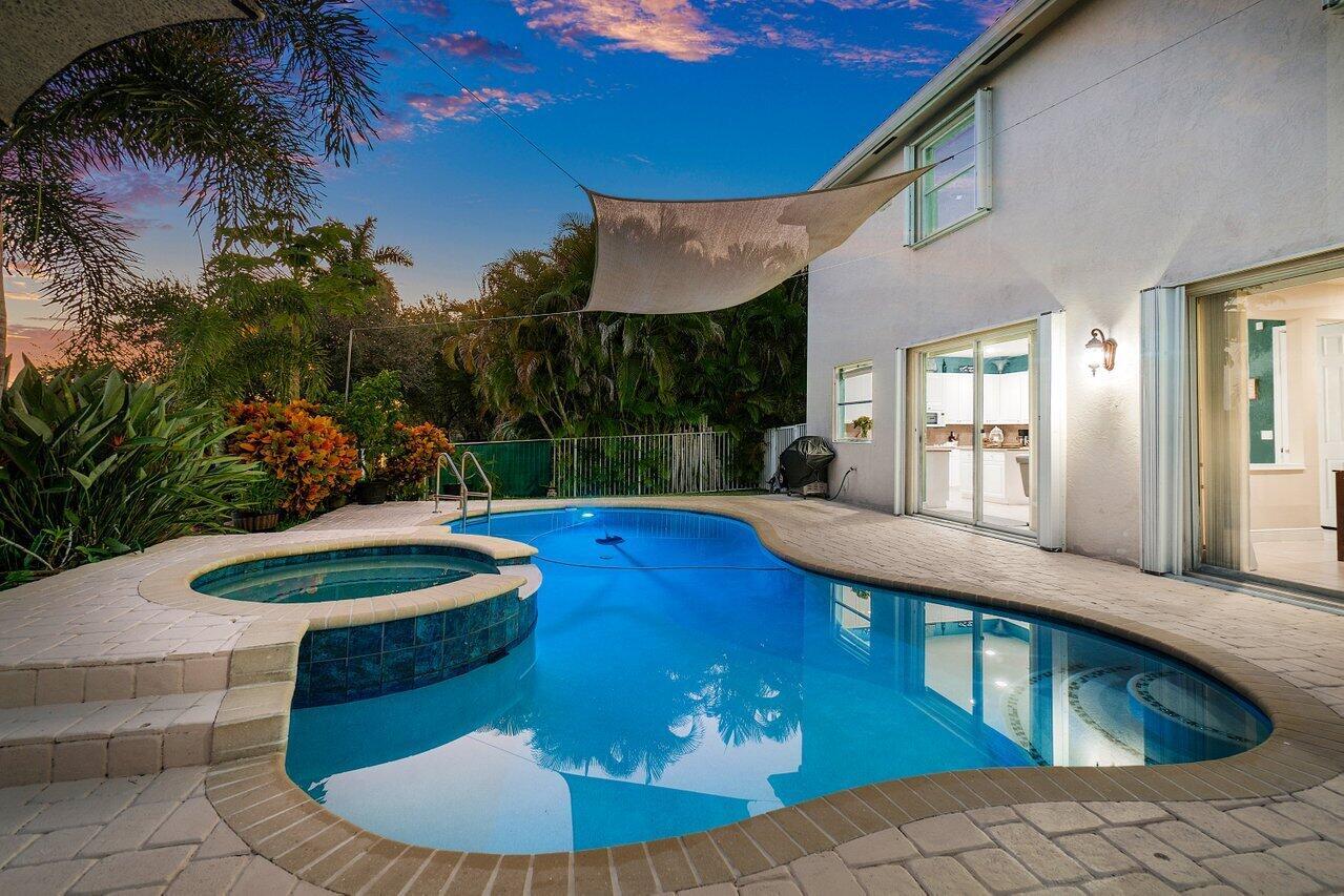 WATERS EDGE AT PARKLAND - Residential Lease
