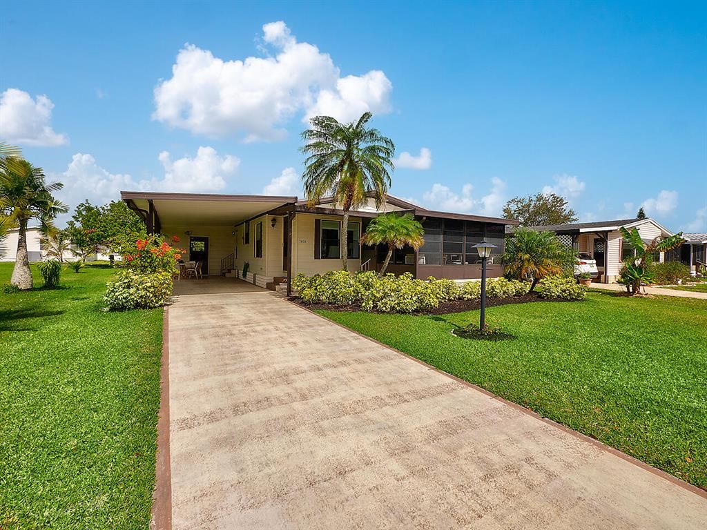 Photo of 2833 SW Pontiac Place, Stuart, FL 34997 (MLS # R10695188)