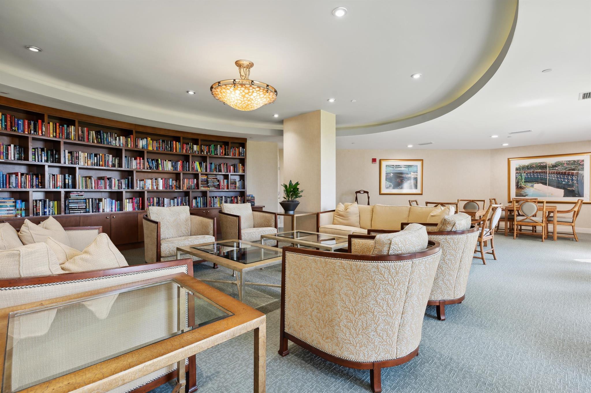 TIARA CONDO - Residential