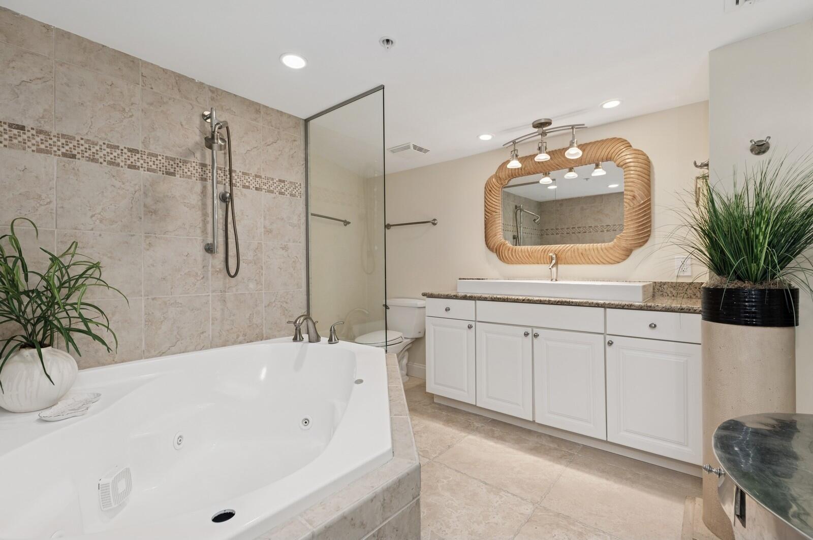 TIARA CONDO - Residential