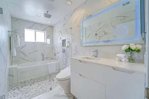 Tiny photo for 1000 NE 8th Street, Pompano Beach, FL 33060 (MLS # B26048173)