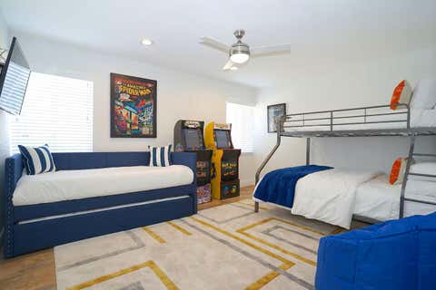 Tiny photo for 1000 NE 8th Street, Pompano Beach, FL 33060 (MLS # B26048173)