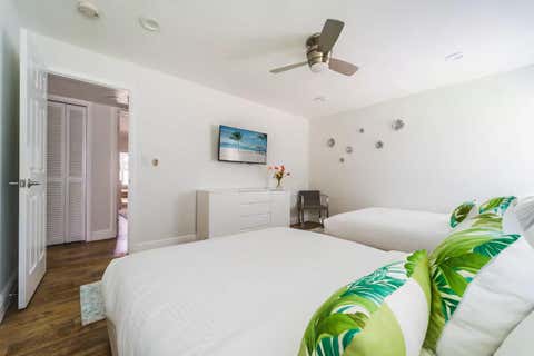 Tiny photo for 1000 NE 8th Street, Pompano Beach, FL 33060 (MLS # B26048173)