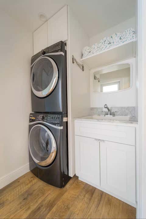 Tiny photo for 1000 NE 8th Street, Pompano Beach, FL 33060 (MLS # B26048173)
