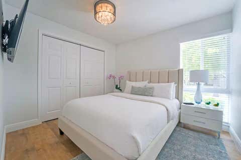 Tiny photo for 1000 NE 8th Street, Pompano Beach, FL 33060 (MLS # B26048173)