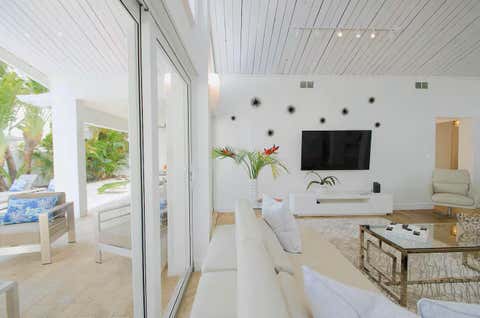 Tiny photo for 1000 NE 8th Street, Pompano Beach, FL 33060 (MLS # B26048173)