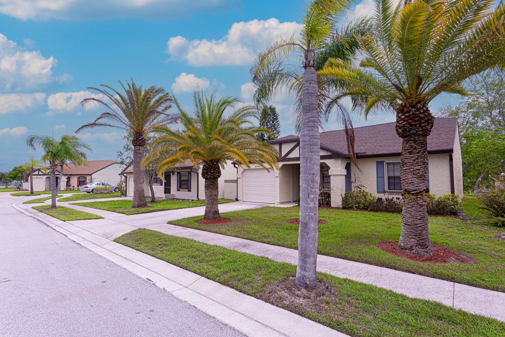 Photo of 2344 SE Breckenridge Circle, Port Saint Lucie, FL 34952 (MLS # B26008252)