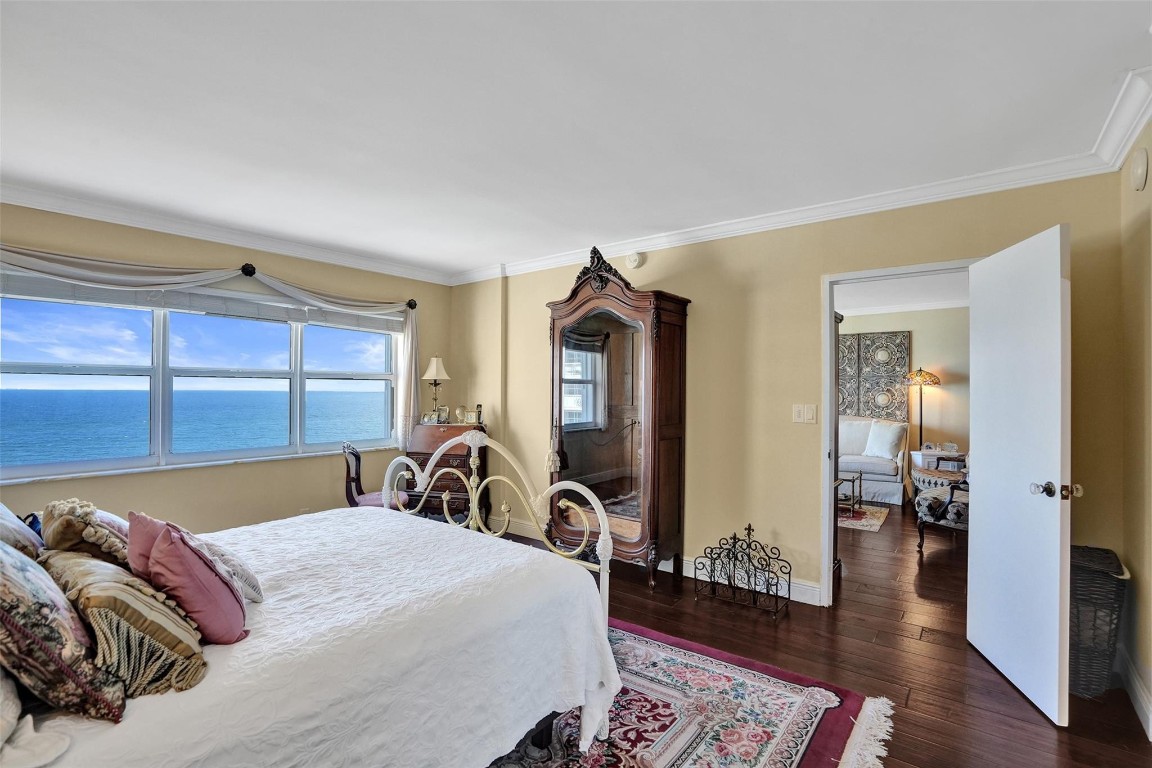 SEA MONARCH CONDO - Residential