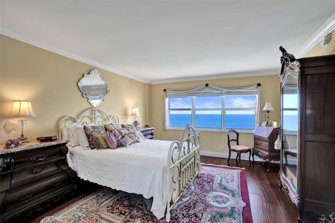 SEA MONARCH CONDO - Residential