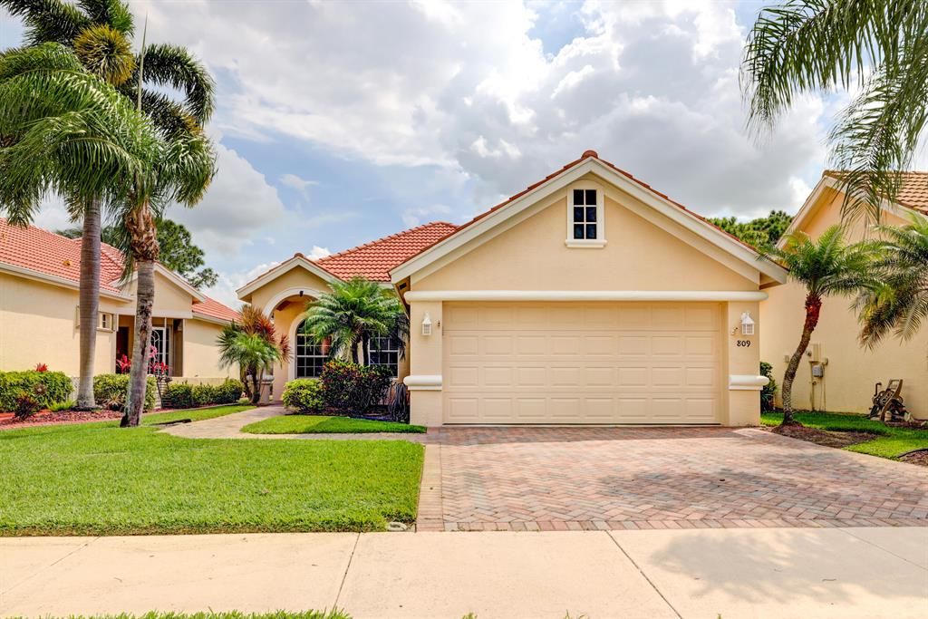 Photo of 809 SW Munjack Circle, Port Saint Lucie, FL 34986 (MLS # R10786763)