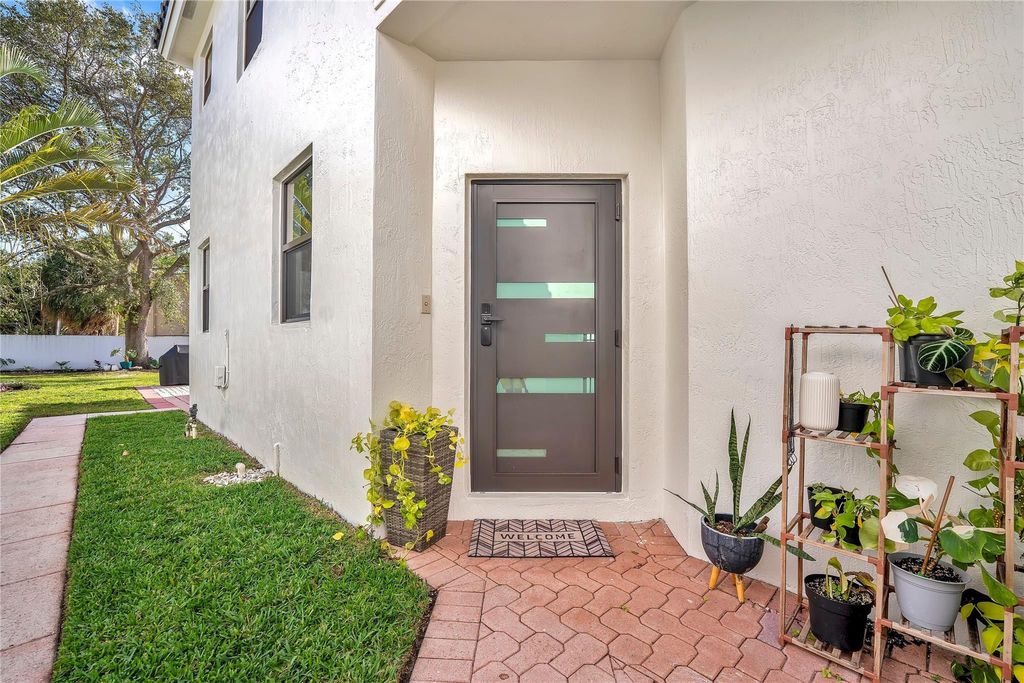 Photo of 6992 SW 148th Lane, Davie, FL 33331 (MLS # F10548946)