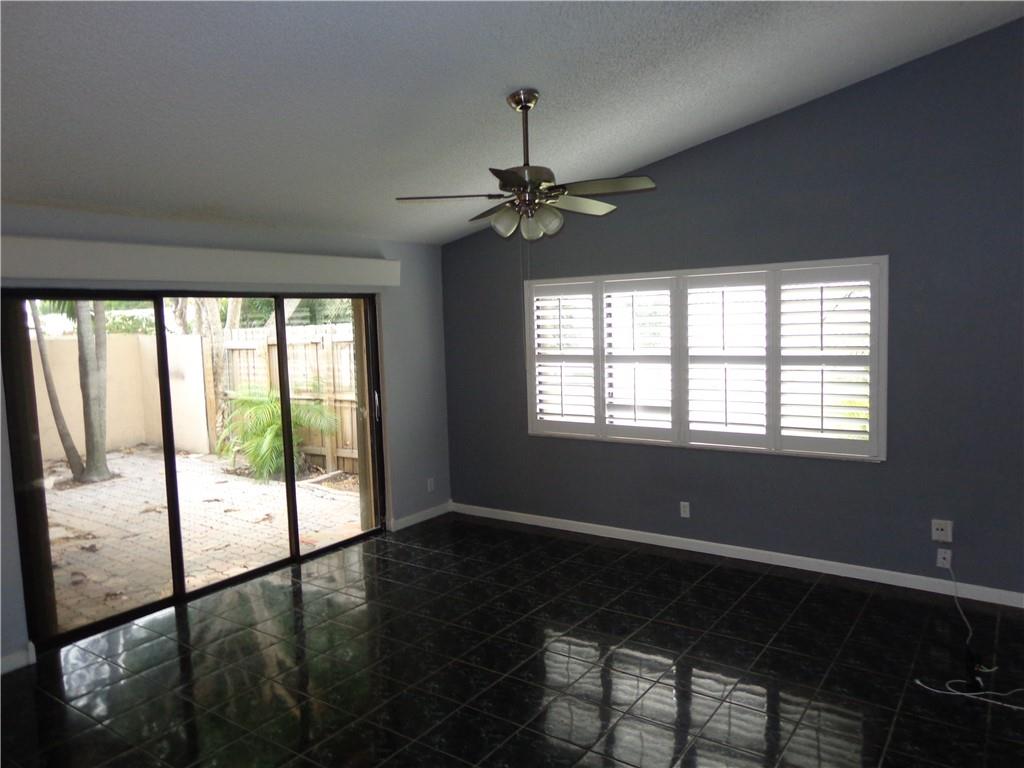 Pines of Oakland Forest W - Residential